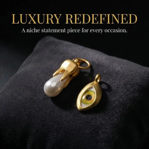 Breloques dorés mats en formes (œil de serrure, dent, œil, oreille) avec perle — pendentifs pour bijoux DIY