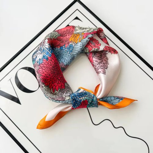 Petit foulard carré en soie 12 mm imprimé — fin et léger pour femme