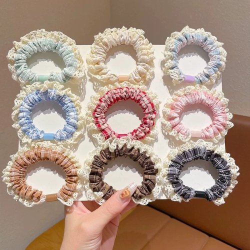 Scrunchie in denim a quadri con pizzo – elastico resistente, stile vintage