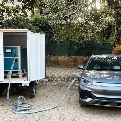 Caricatore VE 75 kWh montato su veicolo – stazione di soccorso stradale mobile personalizzabile, IP54, raffreddamento a liquido