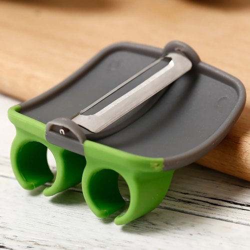 Ergonomic Stainless Steel Vegetable Peeler with Non-Slip Rubber Ring – for Carrots, Potatoes & Pumpkins