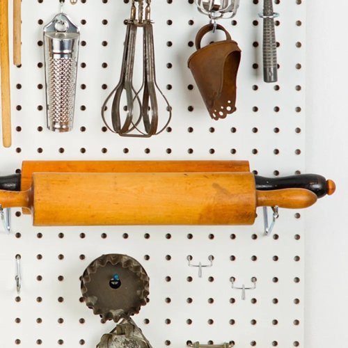 20 Unidades Ganchos de Ferro para Painel Perfurado (Pegboard) — Resistente, Suporte para Ferramentas e Prateleiras de Parede