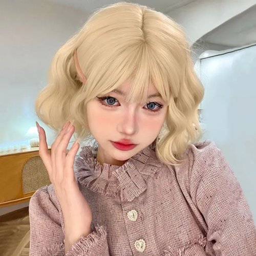 Short Curly Synthetic Cosplay Wig with Bangs – White Gold / Dark Tea, Heat-Resistant, Cute Natural Look for Daily Wear (Women)