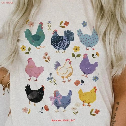 T-shirt feminina 'Chicken Mom' estilo vintage lavado – Flores e galinhas (ganso do quintal), humor sarcástico, super macia, casual