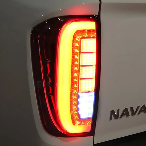 LED-Rückleuchten-Set für Nissan Navara (2016–2019) – Rücklicht, Bremslicht, Rückfahrlicht, Blinker und Nebellicht