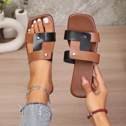 Sandales plates femme été, slip-on, légères, petit talon, motif léopard — pour plage et maison