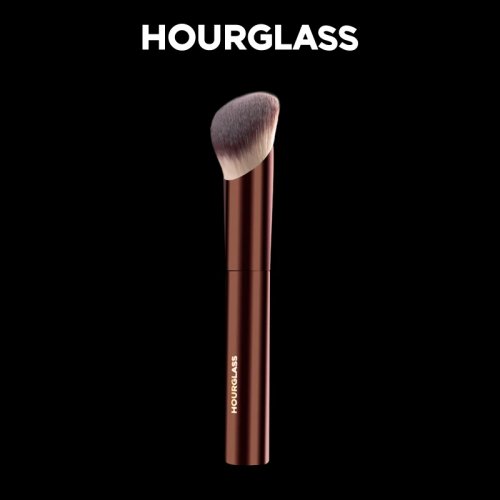 Кисть для тонального крему Hourglass No.21 Ambient Soft Glow — мʼяке синтетичне хутро, пензель для обличчя