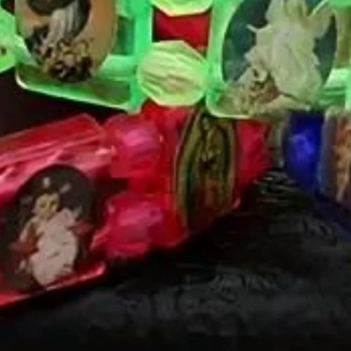 Vòng tay chuỗi Mân Côi PVC phong cách vintage in hình Chúa và Đức Mẹ, dây chun co giãn, kèm sticker tôn giáo