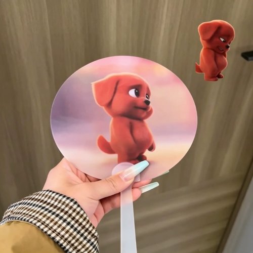 Transparante PVC-handwaaier met rood cartoonhondje — Leuk zomers koelwaaier, decoratief en draagbaar voor school, studie en buitengebruik