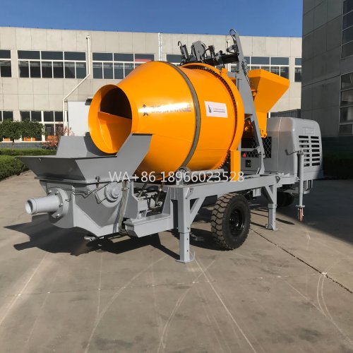 Self-Loading Mobile Concrete Mixer Truck — Small Propelled Concrete Mixer
