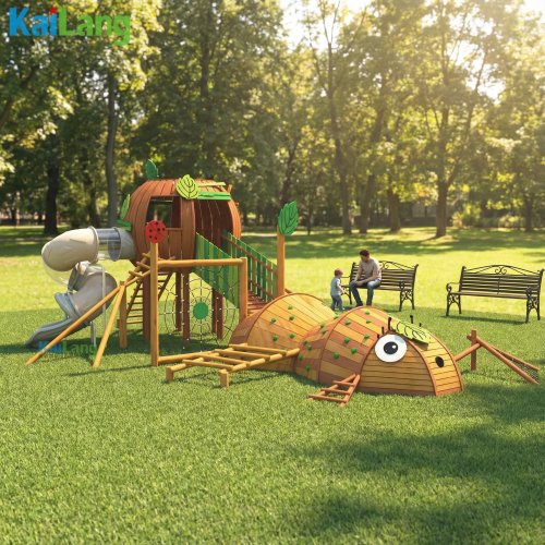 Parque infantil em madeira para exterior — escorrega e carrinho abóbora com design de animais
