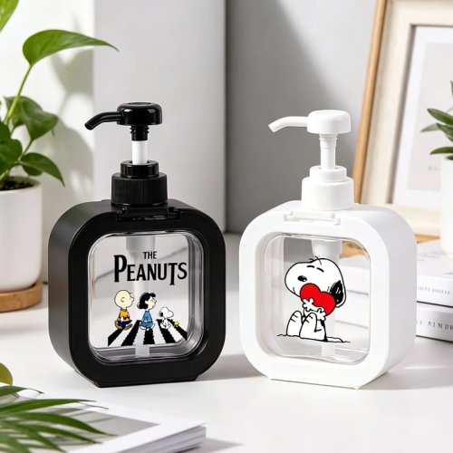 Snoopy Kawaii Cartoon Refillable Liquid Soap Dispenser – Portable Hand Pump Bottle for Shampoo & Hand Soap, Simple Design, Gift