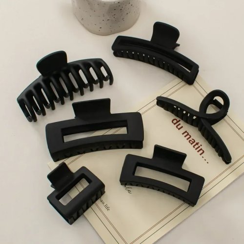 Korean-style large black acrylic hair claw clip — elegant crab hair barrette for women & girls