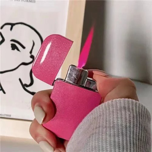 Isqueiro metálico ultrafino à prova de vento, butano, chama turbo rosa, recarregável e portátil — presente para ela