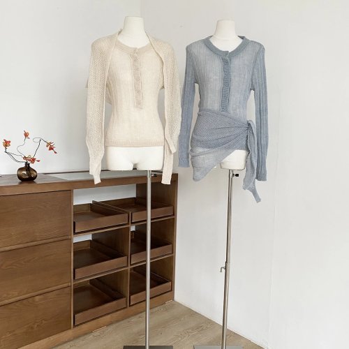 Cardigan feminino em malha vazada, manga comprida, gola xale, macio e leve — estilo casual