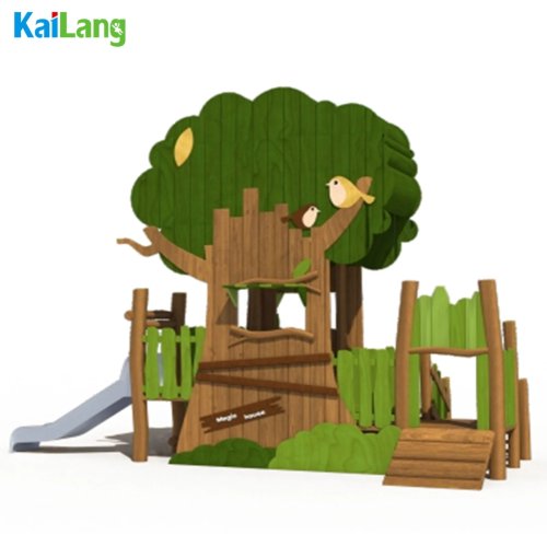 Juego infantil de madera para exterior con resbaladilla — diseño casa del árbol y pajarera