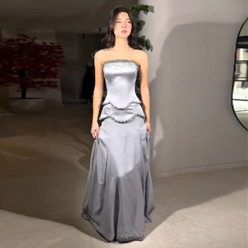 Vestido de festa cinzento de luxo, tomara que caia, sem mangas, longo, com cristais brilhantes