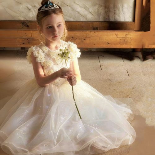 子供用プリンセスチュールドレス（3Dフラワー・パールサッシュ付き）— 結婚式・パーティー・誕生日用