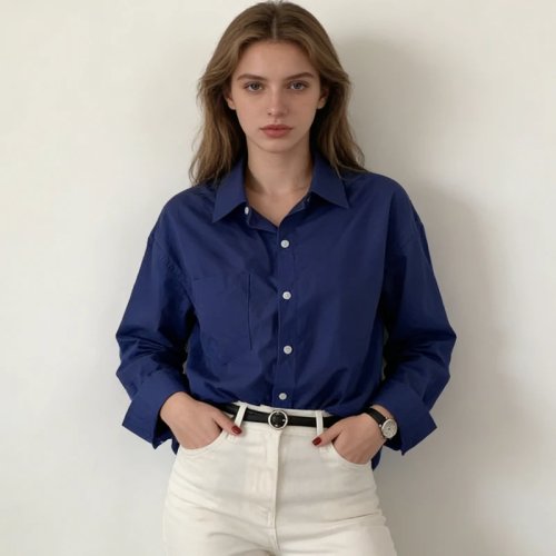 Camicia donna blu a manica lunga con taschino, abbottonata, vestibilità ampia, colletto a rever — casual/ufficio