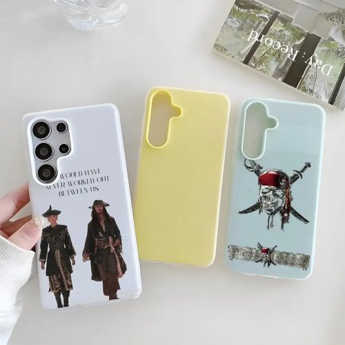 غطاء شفاف من TPU بطابع Pirates of the Caribbean لهواتف Samsung S22-S26 مع حامل بطاقات قابل للفصل 2 في 1