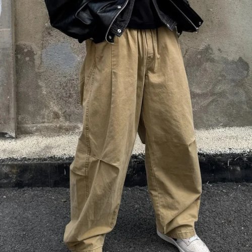 Herrenhose im amerikanischen Workwear-Stil, elastischer Bund, weiter Schnitt mit geradem Bein – für Outdoor/Freizeit, Herbst 2025 Trend