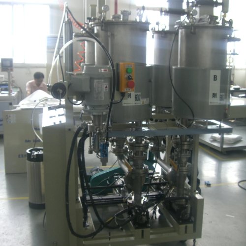 2成分サーボポッティング機、接着剤比率可変 - 工業用ディスペンス／封止（ポッティング）装置