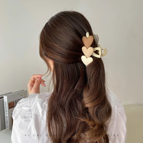 Haarspange in Herzform, khaki/weiß – lässiges Alltags‑ und Strand‑Haarschmuck