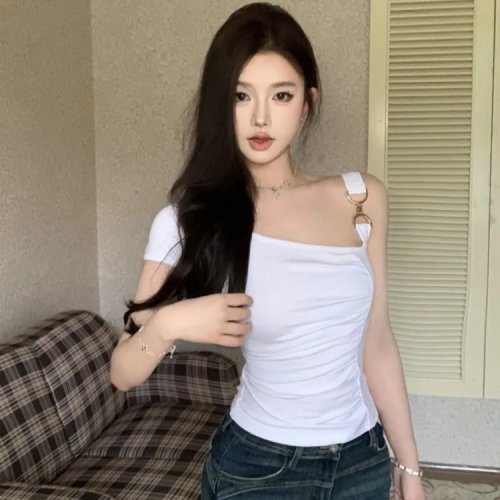 Top bianco donna monospalla con spallina diagonale — T-shirt slim stile coreano, estivo, dolce e sexy