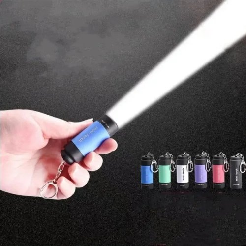 Mini lampe LED porte-clés rechargeable USB — étanche, compacte, idéale pour camping et activités en plein air