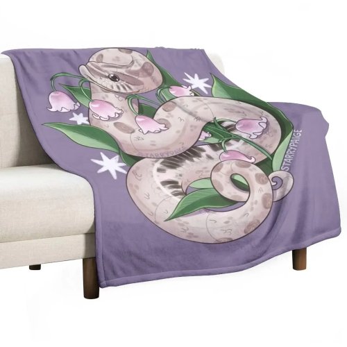 Selimut lempar warna lavender motif ular hognose dan bunga lili lembah — selimut hangat, hadiah ulang tahun pernikahan