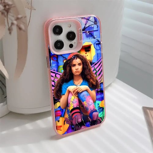 Etui na iPhone Gloria Trevi – Różowe, kolorowe z srebrnymi akcentami. Pasuje do iPhone X/XR/XS/11/12/13/14/15/16/17 (w tym Pro/Max/Plus)