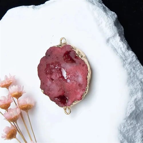 ตัวเชื่อมคริสตัล Druzy ธรรมชาติ — 8 สี รูปร่างไม่สม่ำเสมอ สำหรับทำสร้อยคอ/ต่างหู 1 ชิ้น ขนาด 25×35–30×40 มม.