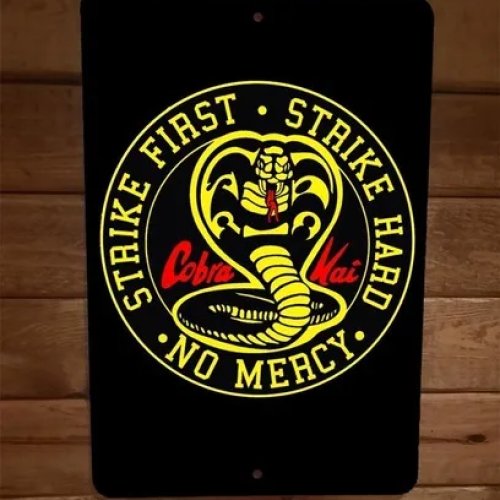 Metalen wandbord 'Kai - Strike First, Hard, No Mercy'