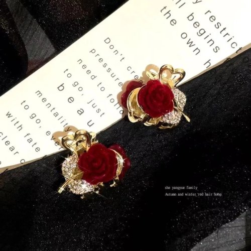 Pinzas para cabello mini con rosa roja y brillantes, pinzas 'shark' pequeñas de alta calidad, clips laterales estilo princesa, accesorios otoño/invierno
