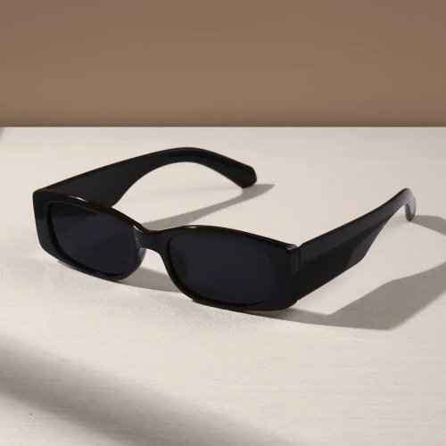 Unisex Vintage‑Brille mit rechteckiger Vollrand‑Fassung – trendige, lässige Alltagsbrille für draußen