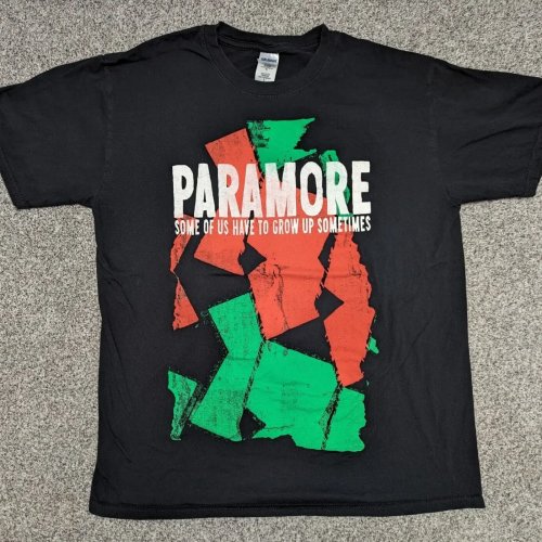 T-shirt Paramore 2013 'Some Of Us Have To Grow Up Sometimes' - Tamanho L