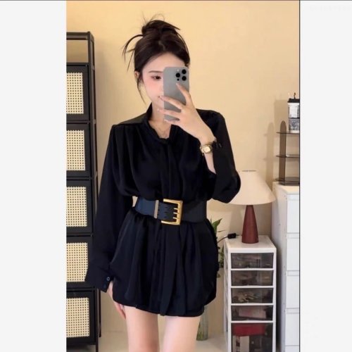 Conjunto satinado de mujer 2 piezas: camisa de manga larga y shorts de talle alto — elegante para principios de otoño