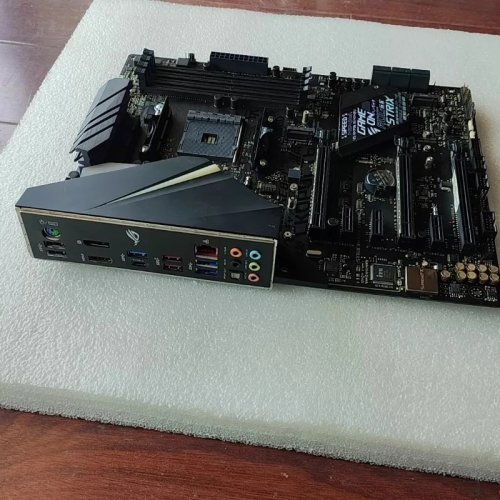 Używana płyta główna ASUS ROG STRIX X470-F GAMING ATX – gniazdo AM4, chipset X470, DDR4, kompatybilna z AMD Ryzen