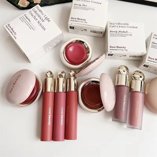 Rare Beauty Blush Crème Melting – Fini Mat et Perlé, Illuminateur multi-usage et Gloss Hydratant
