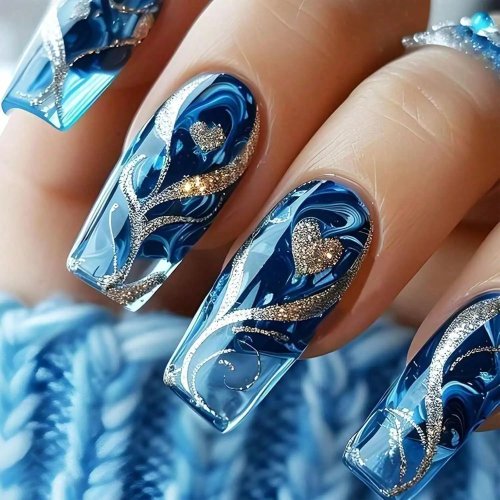 Set 24 unghie finte press-on degradé blu – acryliche quadrate lunghezza media, linea dorata curva e decoro cuore lucido