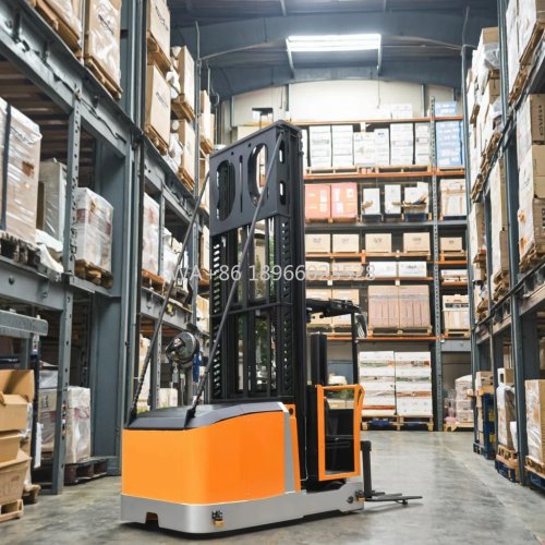 Xe nâng xếp pallet điện VNA 3 hướng CDMX15-50S, bệ cho người điều khiển (ride-on), càng xoay 180°
