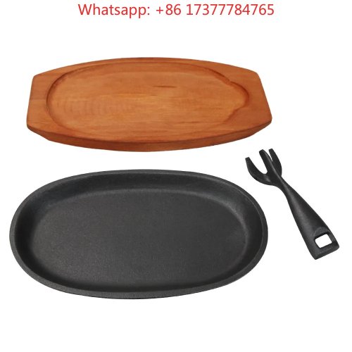 Đĩa gang nóng dùng cho steak kèm đế gỗ — khay phục vụ nóng kiểu nhà hàng