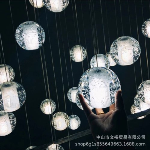Lustre 'Pluie de météores' cristal G4 — Suspension de luxe pour duplex/villa, escalier, séjour, mezzanine
