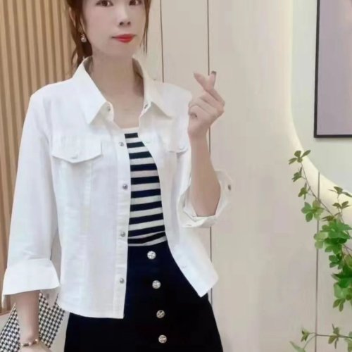 Chaqueta ligera slim fit para mujer, efecto reductor, delgada en poliéster, estilo casual para el día a día — 2023