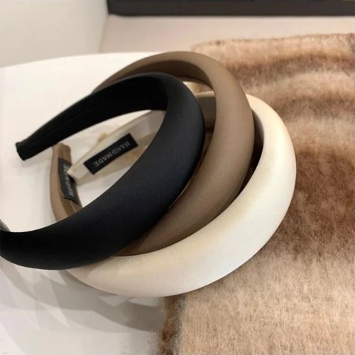 Bandolete vintage em cetim para mulher — turbante com nó alto e enchimento em espuma