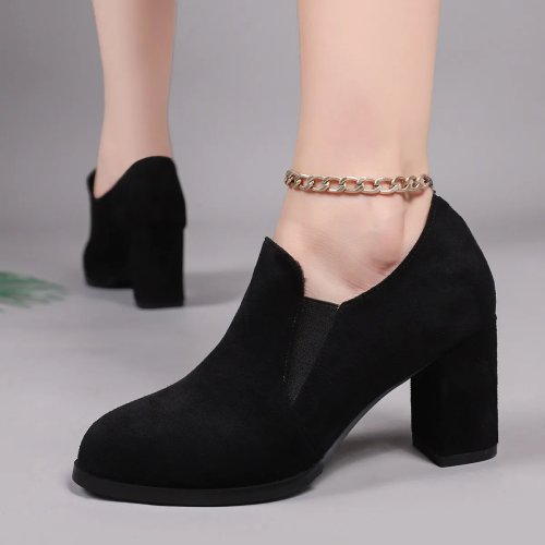 Damen Chelsea-Stiefeletten aus schwarzem Samt, seitliche Elastikeinsätze, runde Spitze, breiter Blockabsatz, leicht anzuziehen, Herbst