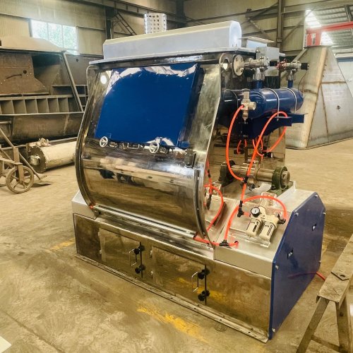 Jednoosiowy mieszalnik paszy Juyongfeng dla ryb i owiec, wydajność 15 t/h