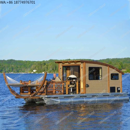 Maison flottante préfabriquée de luxe à panneaux solaires — bateau-maison/ponton