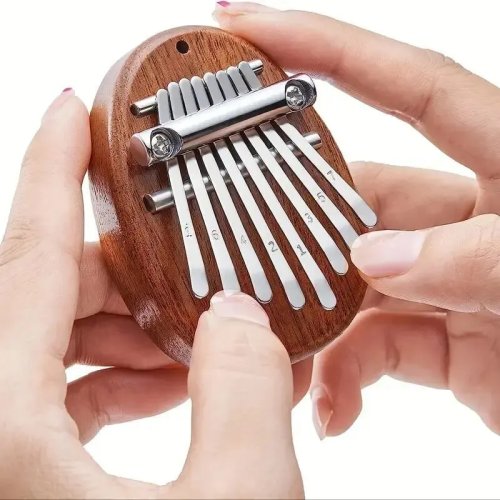 Kalimba Kayu Mini 8 Kunci — Piano Ibu Jari Portabel, Kualitas Tinggi, Aksesori Gantungan & Hadiah