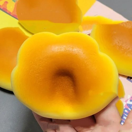 Squishy Cloud Bread color caramelo, rebote lento, juguete antiestrés para apretar con sonido
